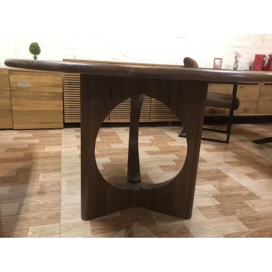 Round Dining Table 